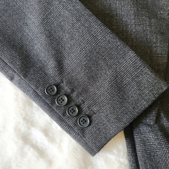 🆕️T. Limited- Drew Suit Set - Picture 4 of 11